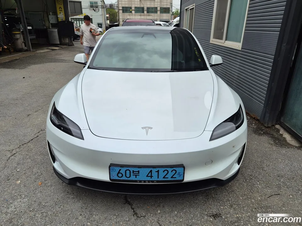 Tesla Model 3 2024