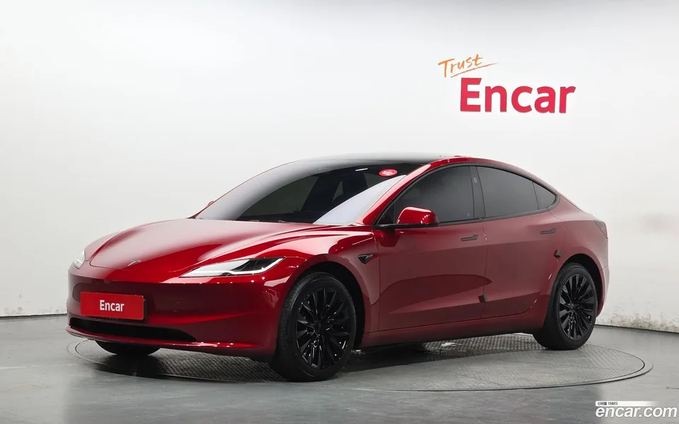 Tesla Model 3 2024
