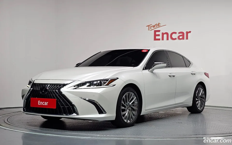 Lexus ES 300h 2023