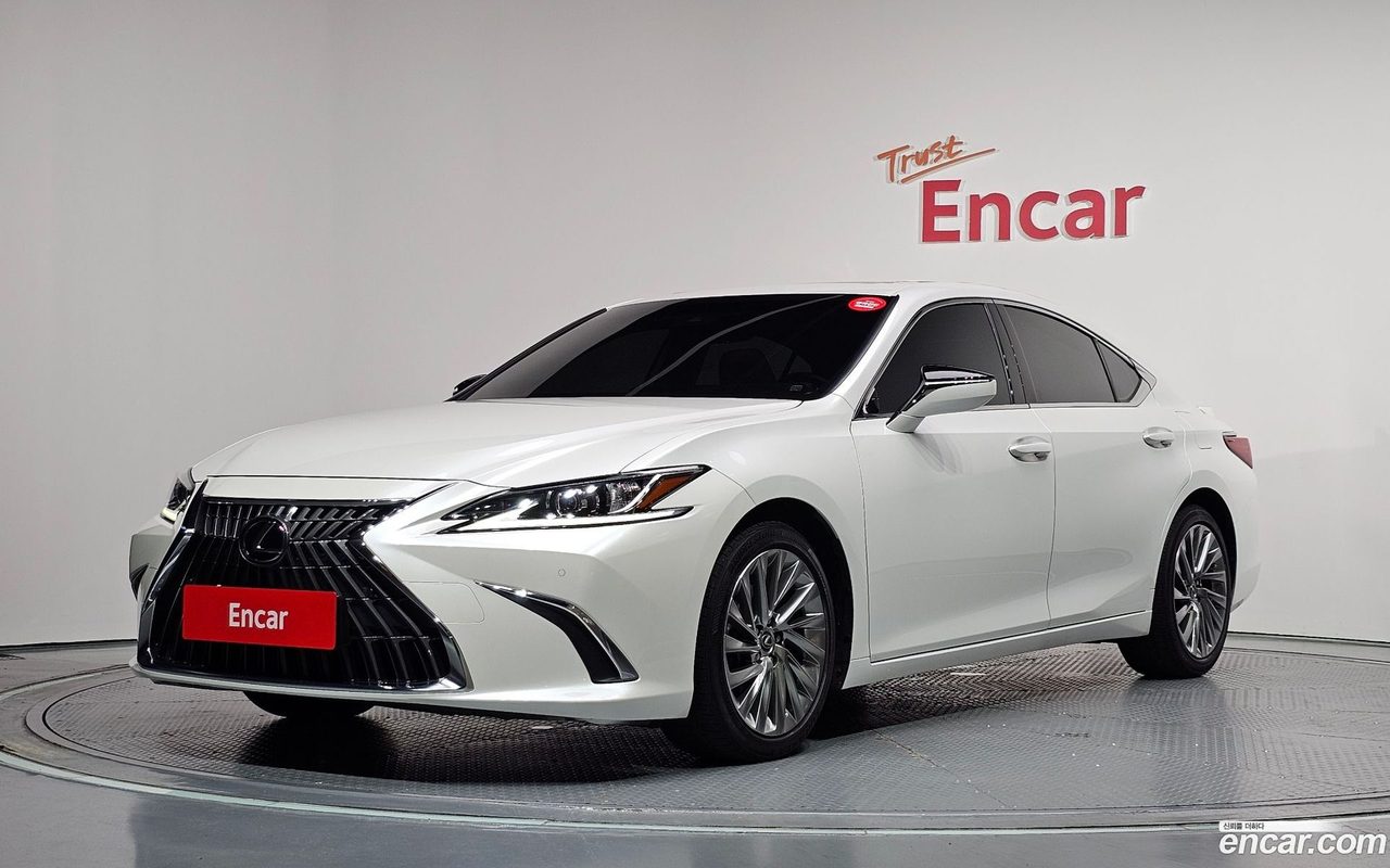 Lexus ES 300h 2023