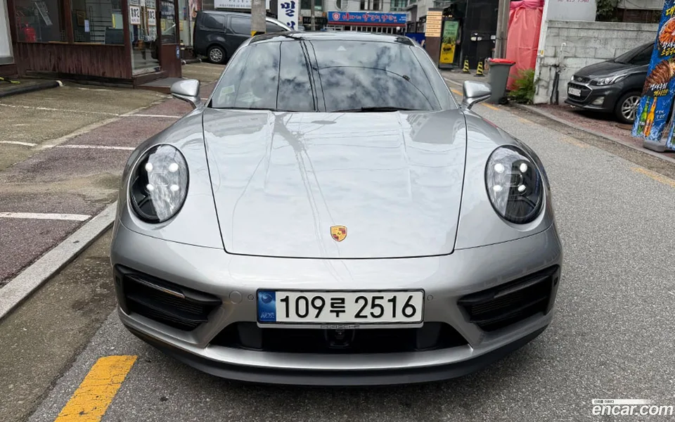 Porsche 911 (992) 2023