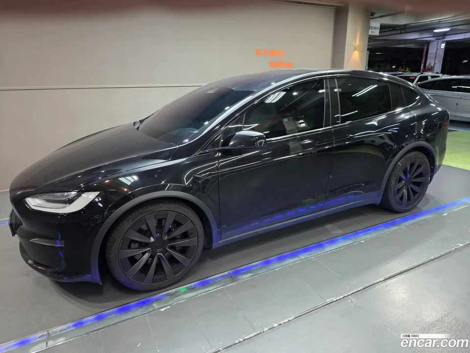 Tesla Model X 2023