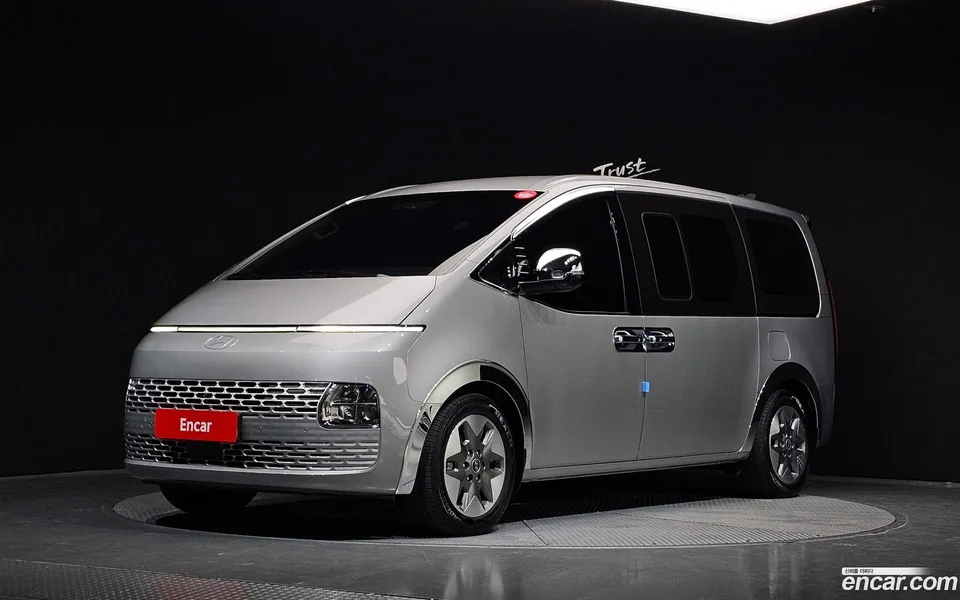 Hyundai Staria 2025