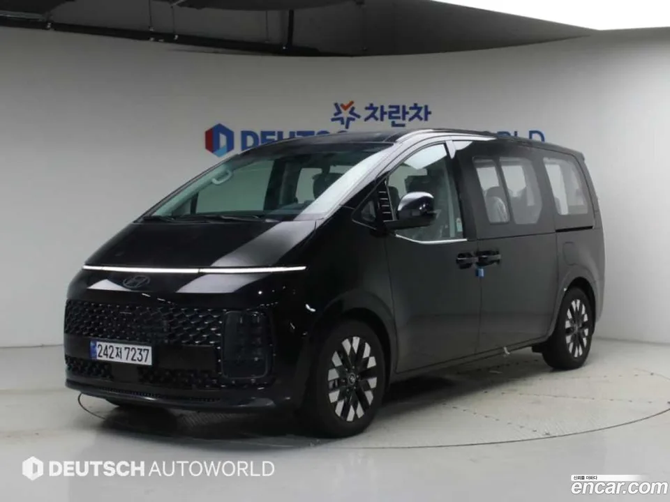 Hyundai Staria 2025
