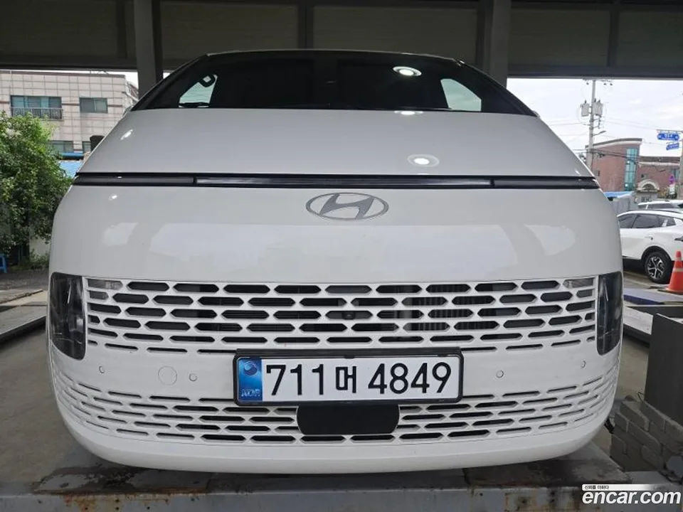Hyundai Staria 2025
