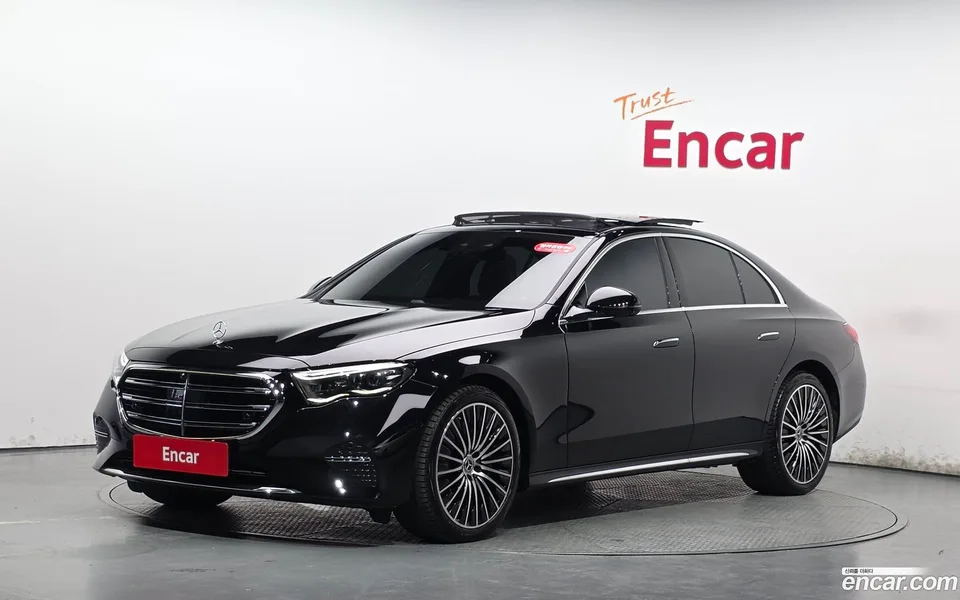 Mercedes-Benz E-Class 2024