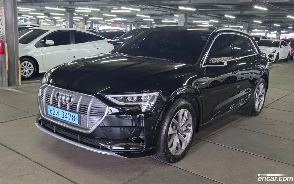 Audi e-tron 2023