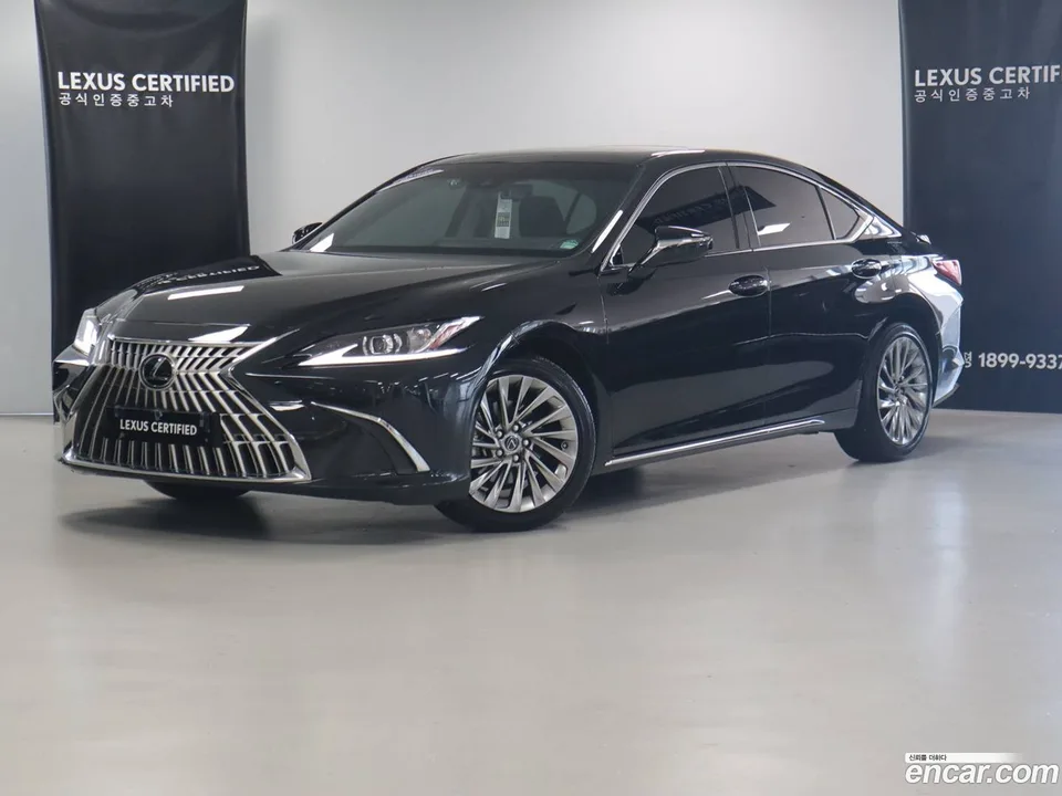 Lexus ES 300h 2025