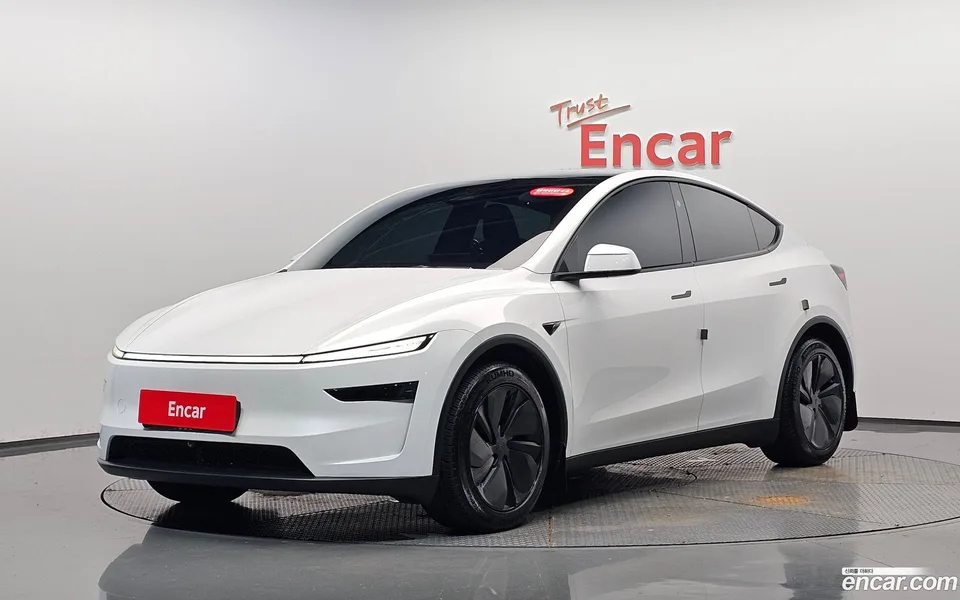 Tesla Model Y 2025