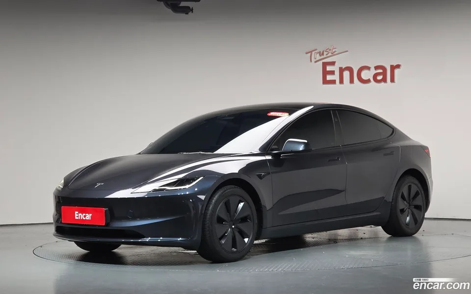 Tesla Model 3 2025