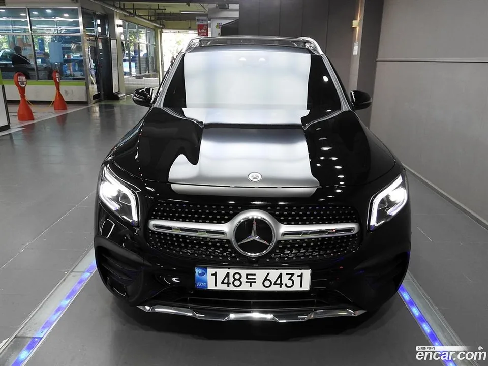 Mercedes-Benz GLB-Class 2023