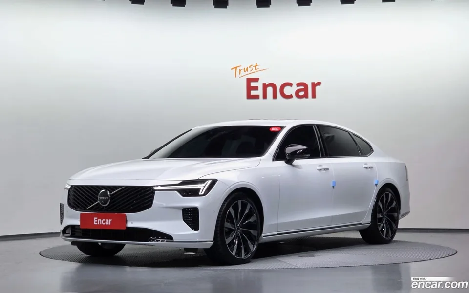 Volvo S90 2025