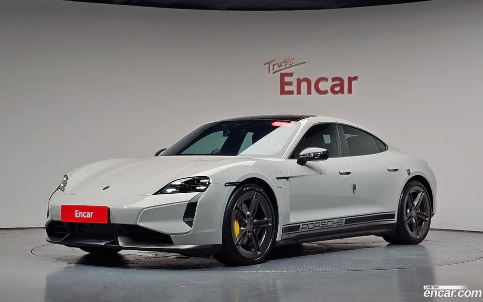 Porsche Taycan 2024