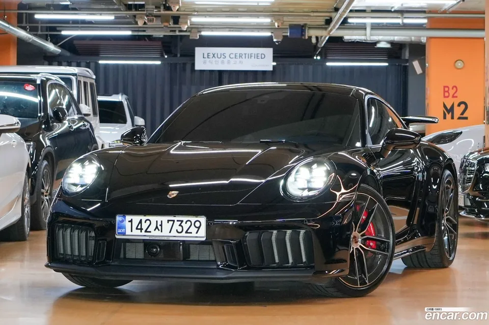 Porsche 911 (992) 2025