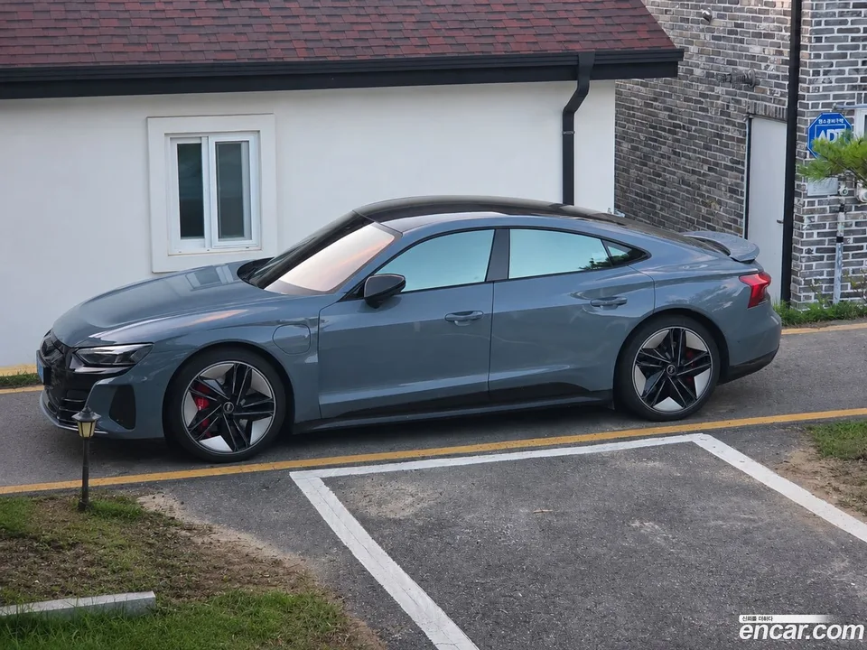 Audi RS e-tron GT 2022