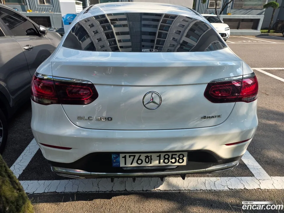 Mercedes-Benz GLC-Class GLC300 4MATIC 2023 — миниатюра 4
