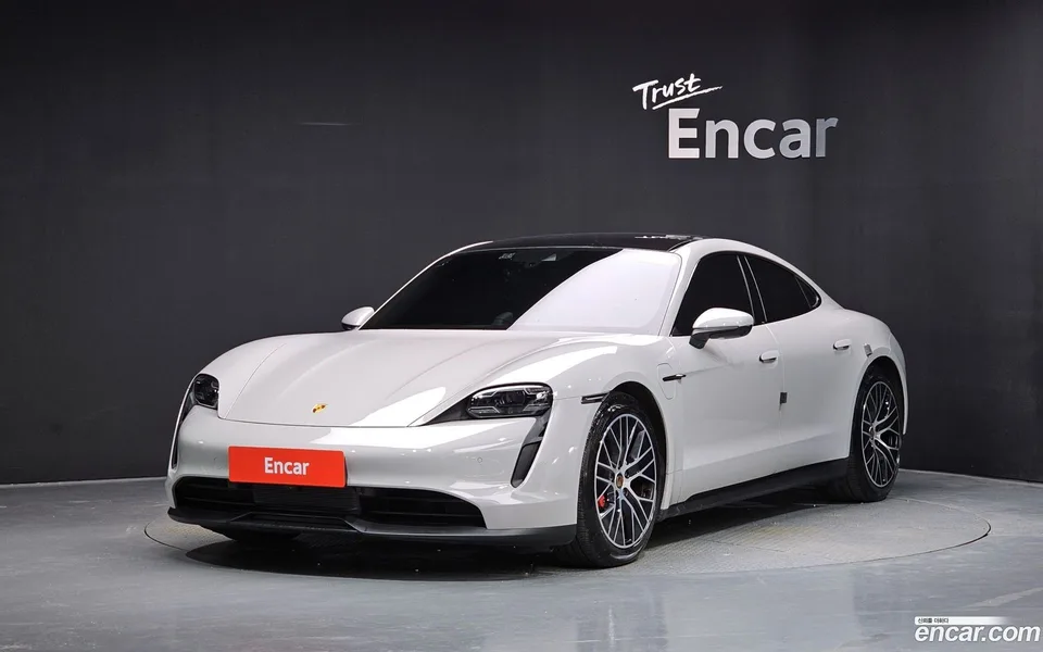 Porsche Taycan 2023