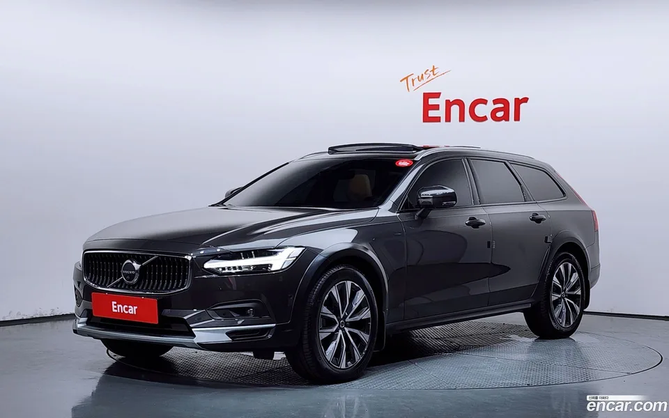 Volvo V90 Cross Country 2023