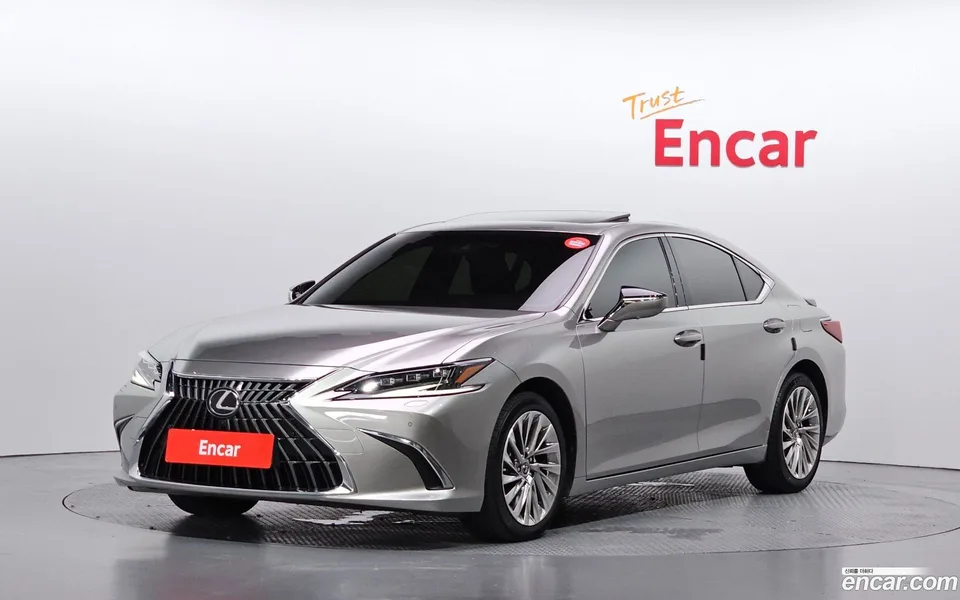 Lexus ES 300h 2023