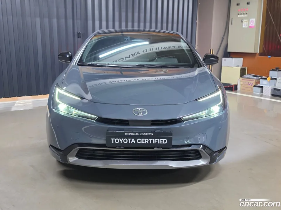 Toyota Prius 2.0 XLE AWD 2025 — миниатюра 3