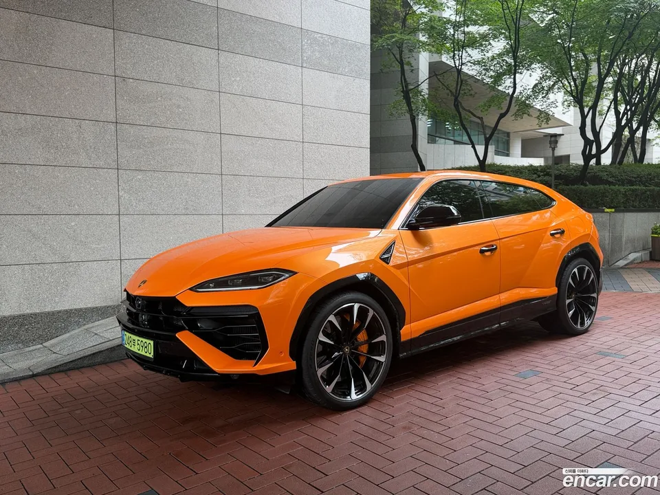 Lamborghini Urus 2025