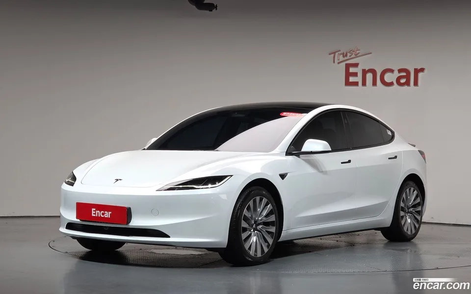 Tesla Model 3 2025
