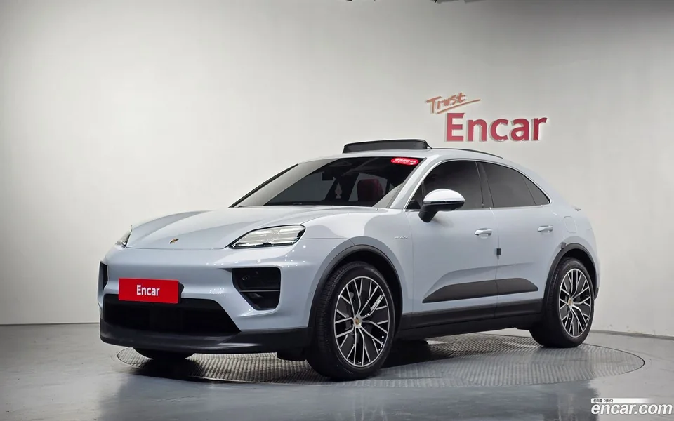 Porsche Macan Electric 2025