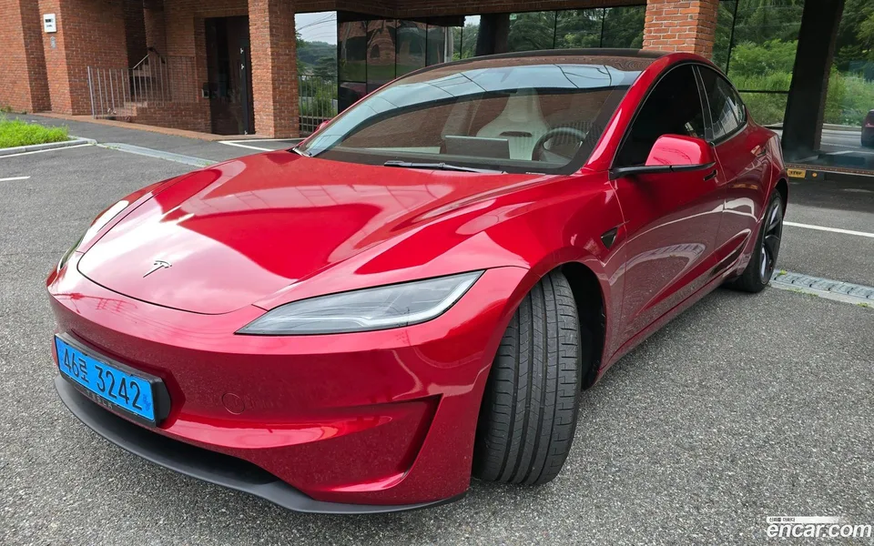 Tesla Model 3 2024