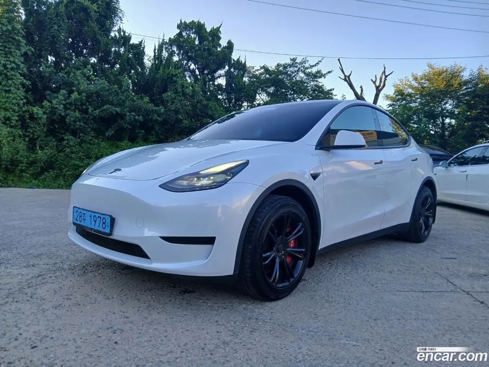 Tesla Model Y 2023