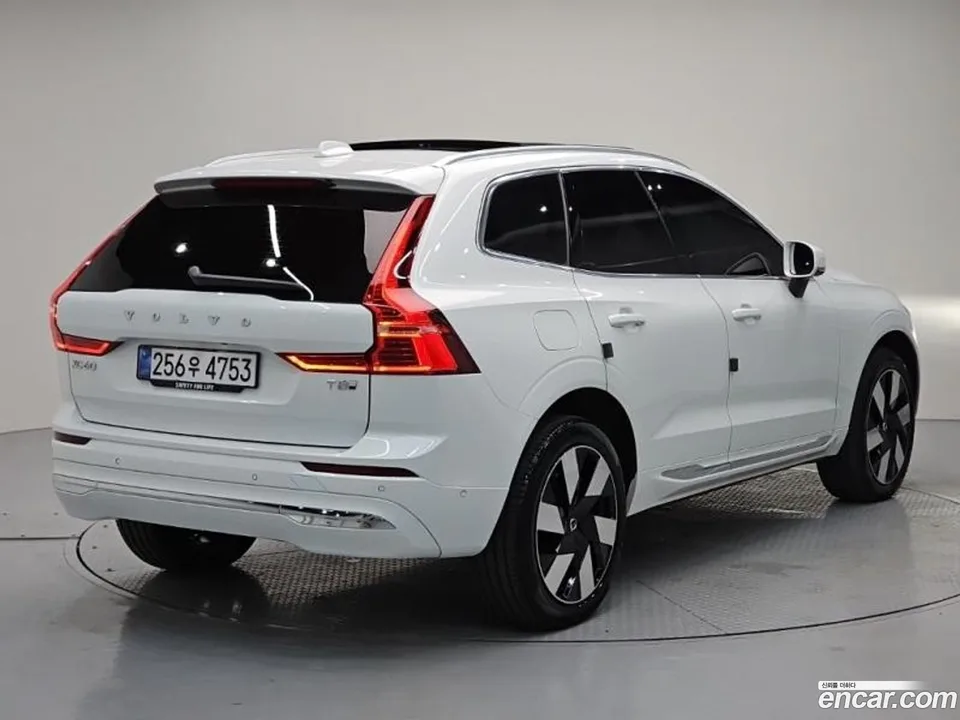 Volvo XC60 T8 2025 — миниатюра 4
