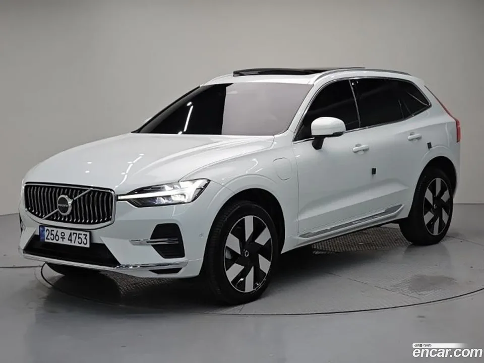 Volvo XC60 2025
