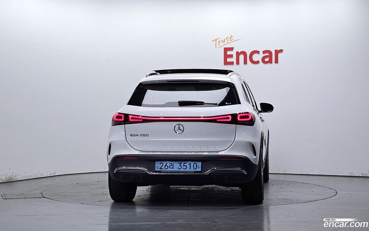 Mercedes-Benz EQA 2022 — 4