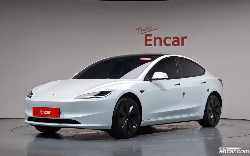 Tesla Model 3 2024