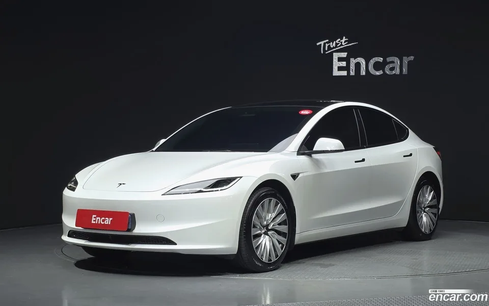 Tesla Model 3 2025