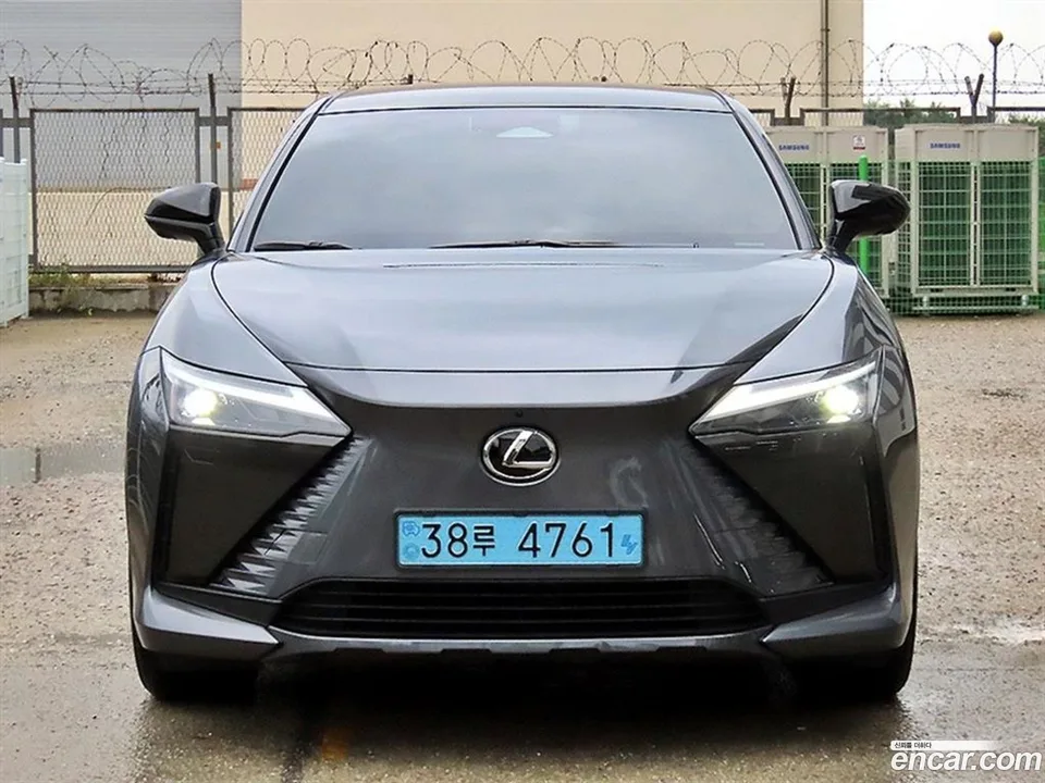 Lexus RZ 450e 2023