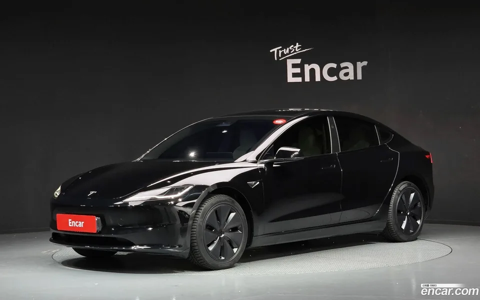 Tesla Model 3 2024