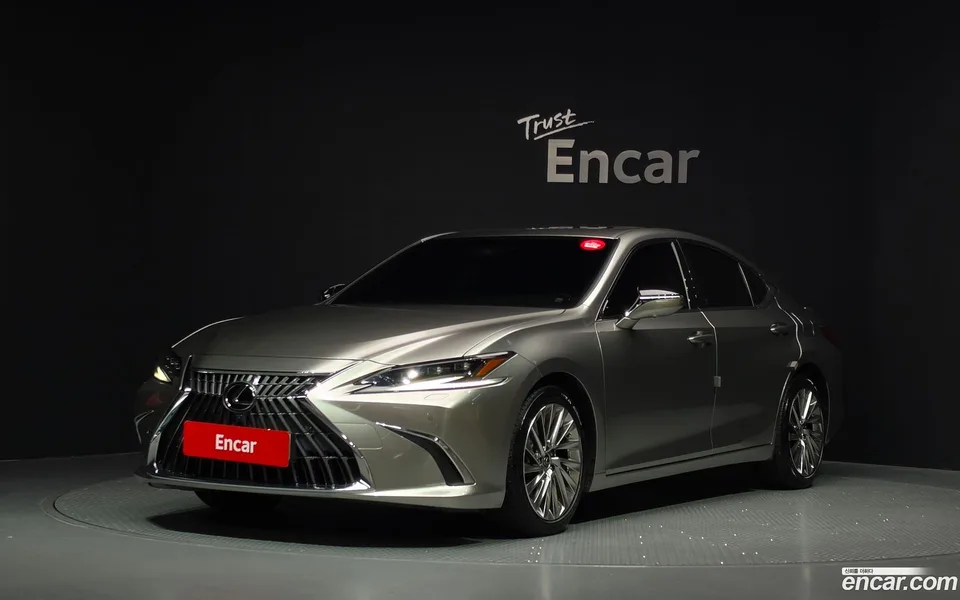 Lexus ES 300h 2023