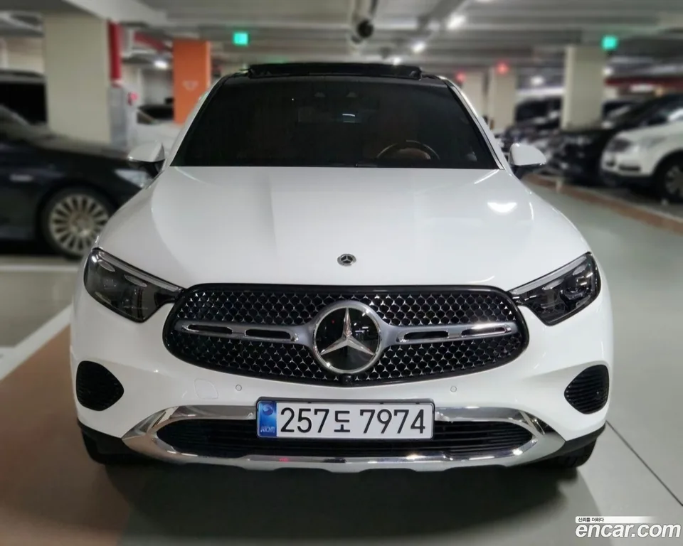 Mercedes-Benz GLC-Class 2025
