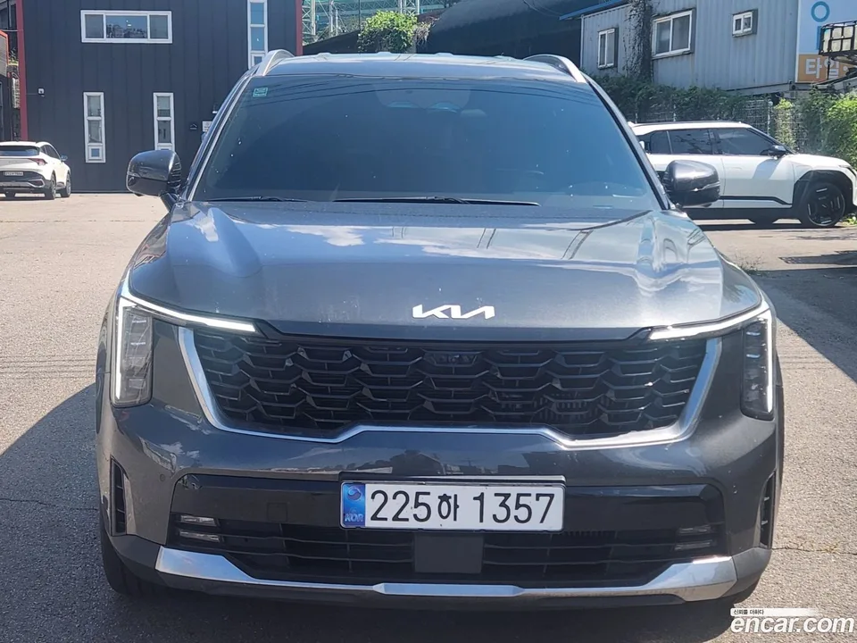 Kia Sorento 2.5T 2WD 2024 — фото 1, купить с доставкой в Москву