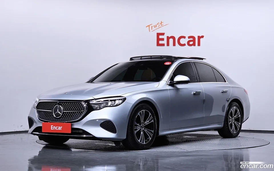 Mercedes-Benz E-Class 2024