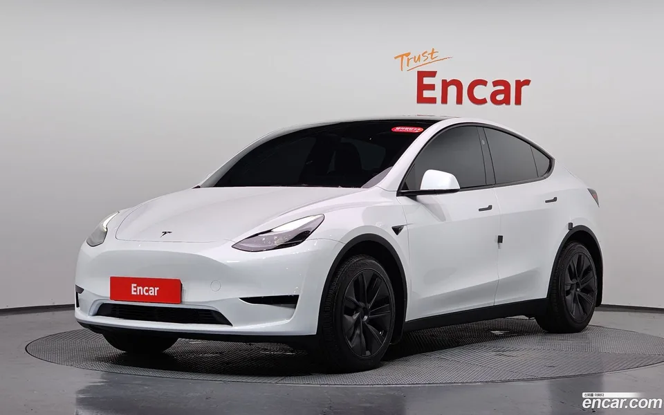 Tesla Model Y 2024