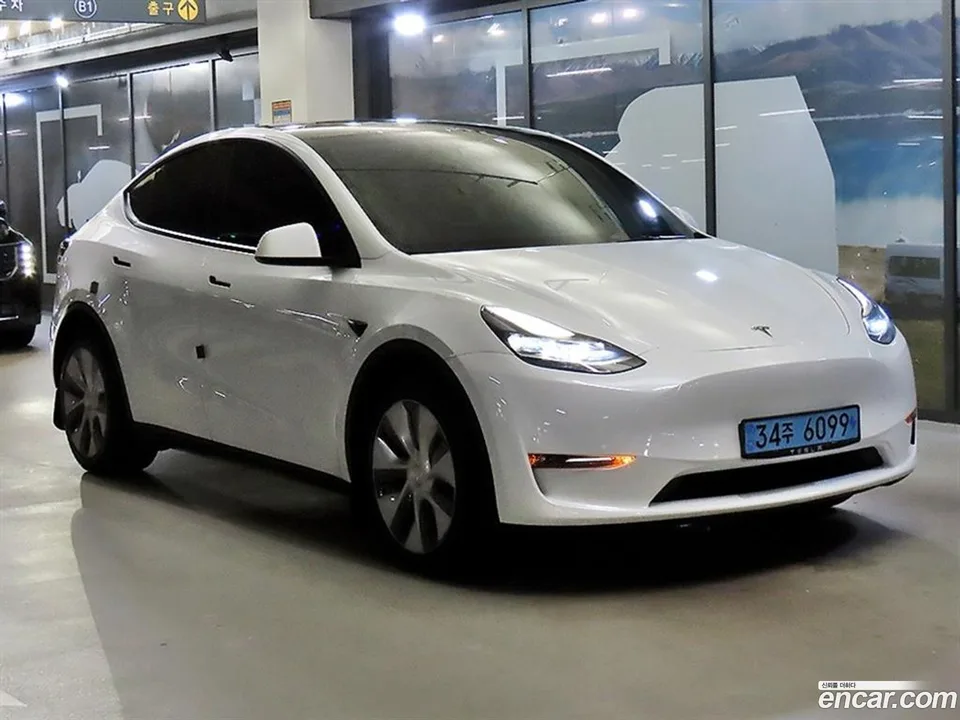 Tesla Model Y 2023