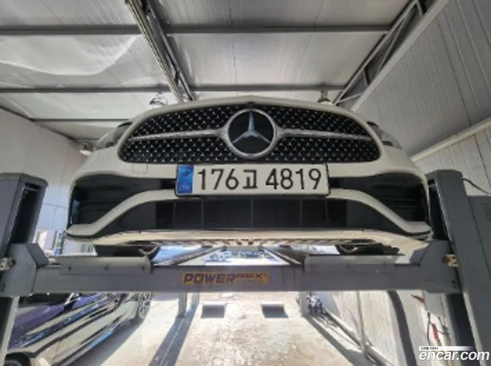 Mercedes-Benz C-Class 2023
