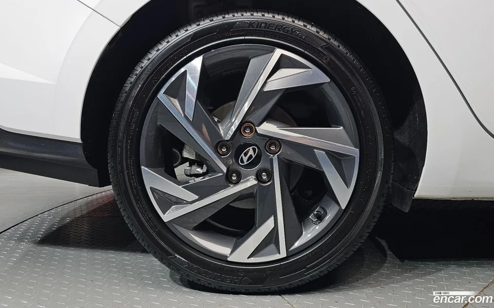 Hyundai Avante CN7 Hybrid 2025 — миниатюра 2