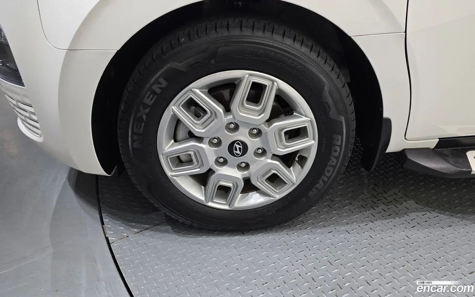 Hyundai Staria HEV 1.6 5 2024 — миниатюра 5