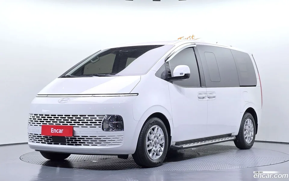 Hyundai Staria HEV 1.6 5 2024 — фото 1, купить с доставкой в Москву