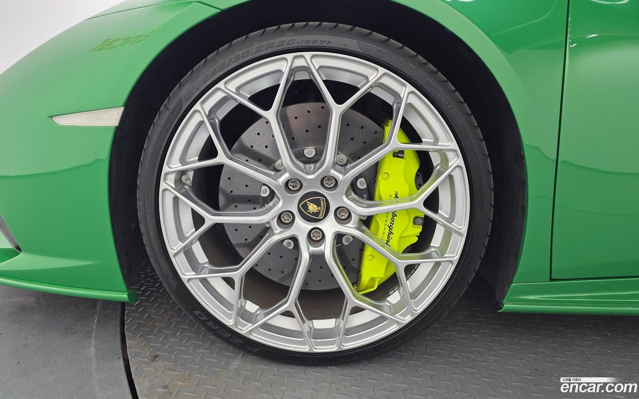 Lamborghini Huracan 2022 — 2