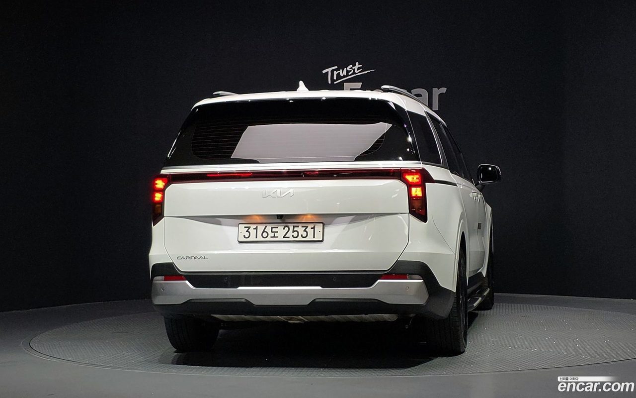 Kia Carnival 2024 — 4
