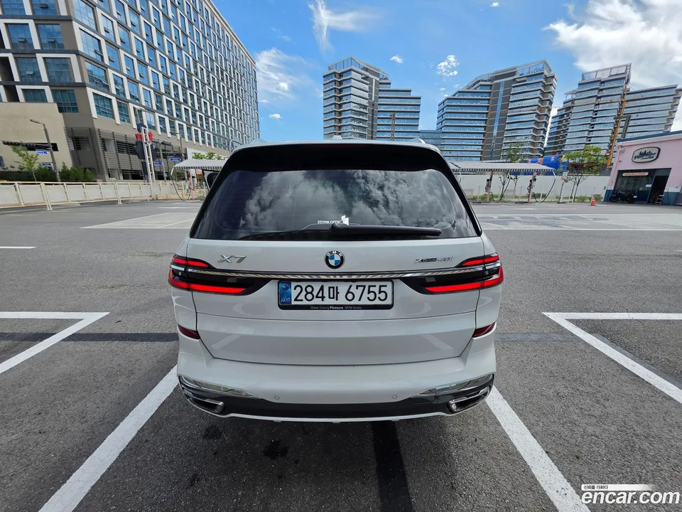 BMW X7 xDrive 40i M 6 2025 — thumbnail 3