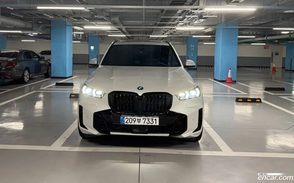 BMW X5 xDrive 40i M 2025 — миниатюра 3